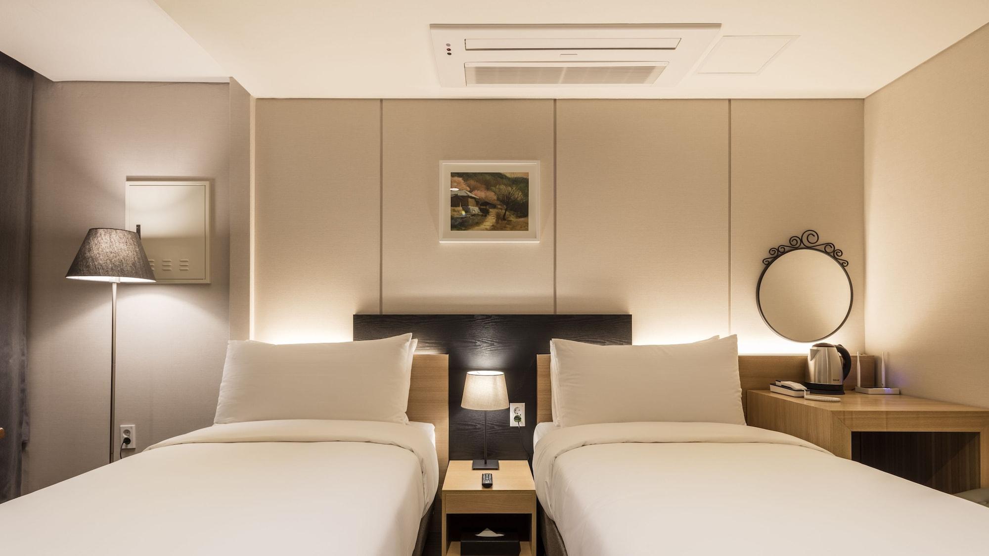The First Stay Hotel Seul Dış mekan fotoğraf