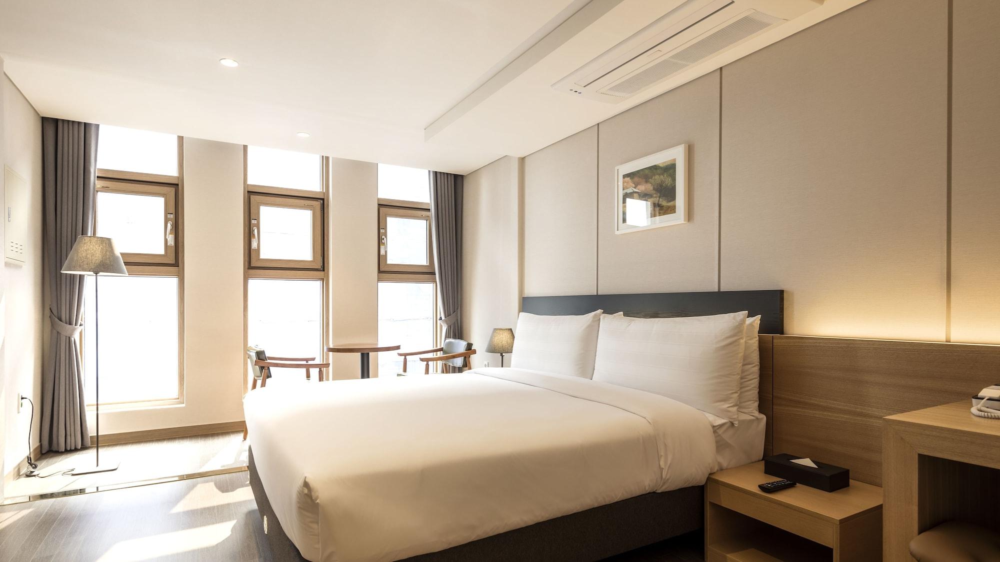 The First Stay Hotel Seul Dış mekan fotoğraf